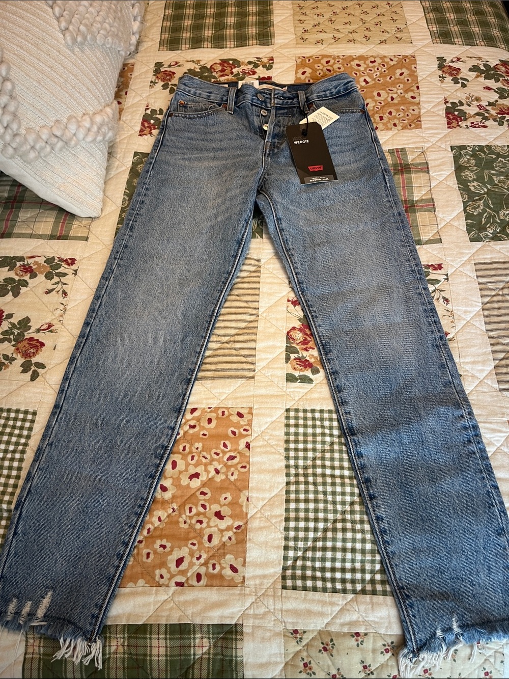 Levi's Blue Wedgie Straight Leg Jeans with Frayed Hem W25 L28